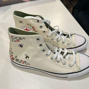 Women’s converse